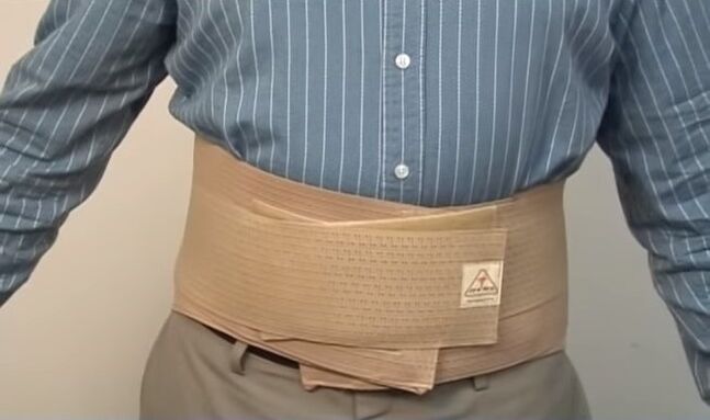 Korsett fir Schmerz am ënneschte Réck